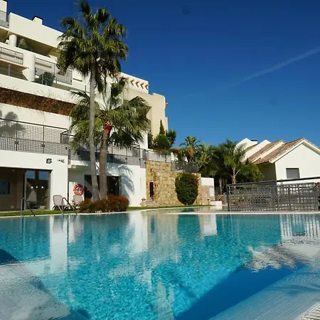 Apartment Luxury Retreat In Monteros