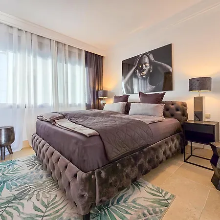 Luxury Retreat In Monteros Lejlighed