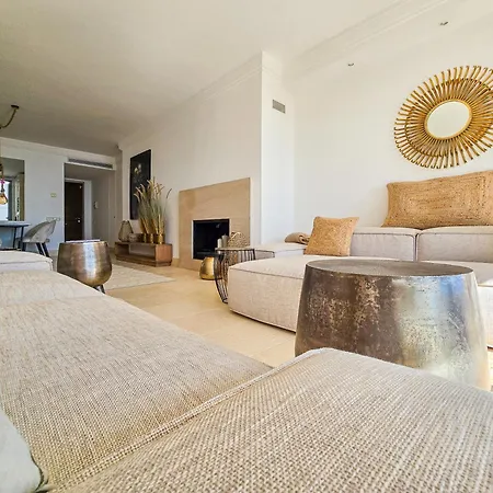 Luxury Retreat In Monteros Lejlighed