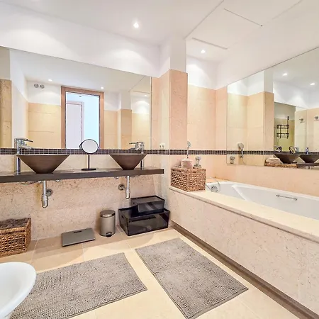 Lejlighed Luxury Retreat In Monteros