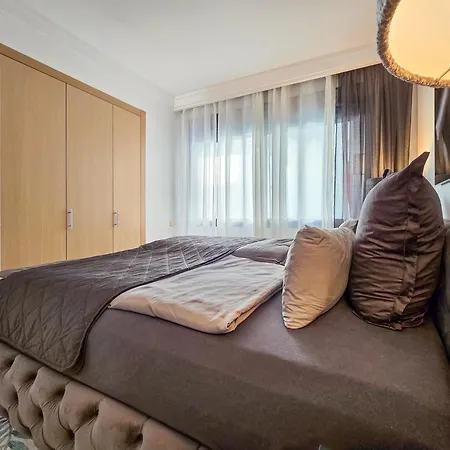 Apartment Luxury Retreat In Monteros