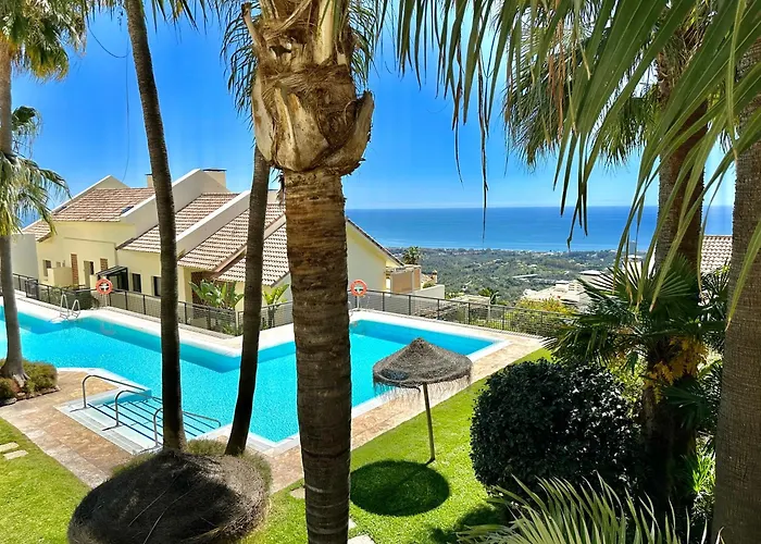 Апартаменты Luxury Retreat In Monteros *