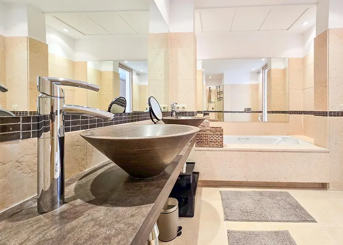 Luxury Retreat In Monteros Апартаменты *