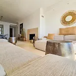 Luxury Retreat In Monteros Apartman