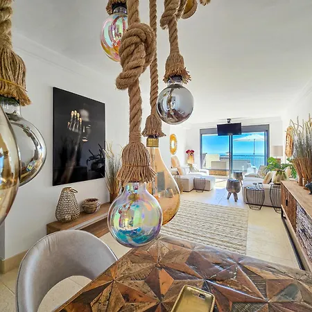 شقة Luxury Retreat In Monteros