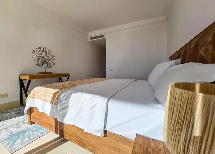 Luxury Retreat In Monteros アパート マルベーリャ