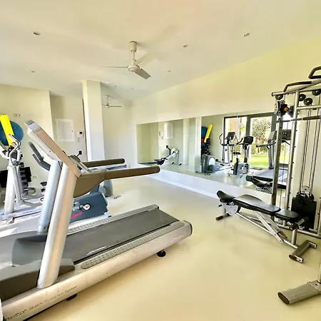 Luxury Retreat In Monteros * 马尔韦利亚